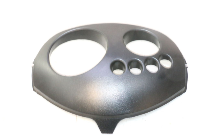 photo de ARO DO PAINEL DE INSTRUMENTOS PIAGGIO ZIP 2T 50 (2009 - 2019) - Detalhe da peça