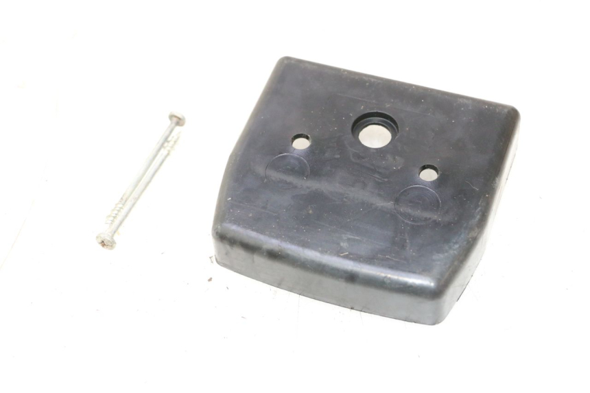photo de MOLDURA DA LUZ TRASEIRA PEUGEOT 103 SPX CLIP 50 (1989 - 1992) - Detalhe da peça