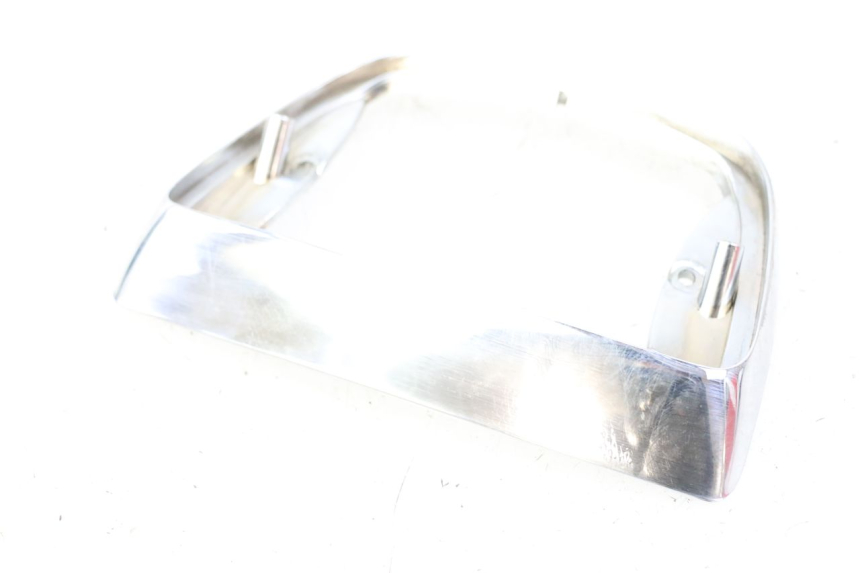 photo de ARO DE LUZ TRASEIRA PIAGGIO VESPA LX 2T 50 (2005 - 2013) - Pontos de fixação