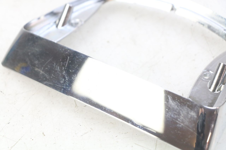 photo de ARO DE LUZ TRASEIRA PIAGGIO VESPA LX 2T 50 (2005 - 2013) - Zoom do estado de desgaste