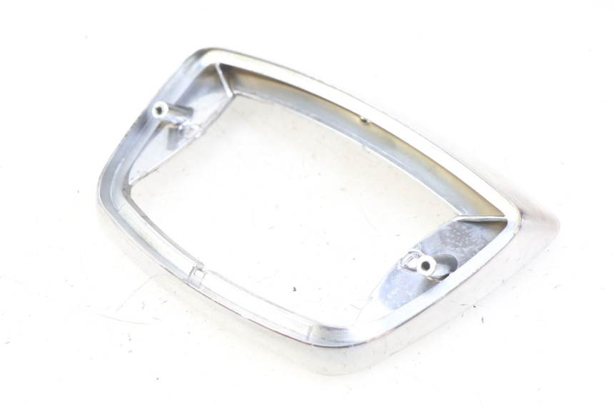 photo de ARO DE LUZ TRASEIRA PIAGGIO VESPA LX 2T 50 (2005 - 2013) - Zoom do estado de desgaste