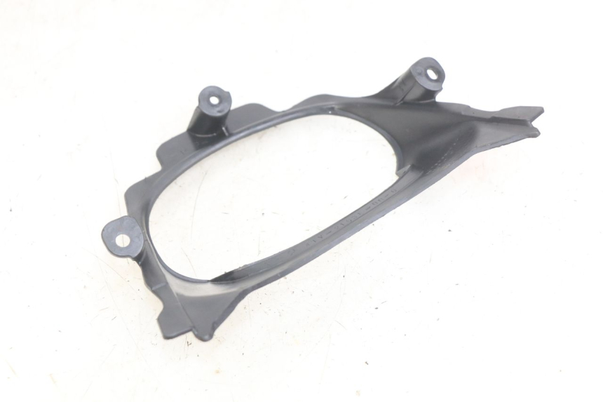 photo de ARO DE LUZ TRASEIRA YAMAHA YZF R THUNDERCAT 600 (1996 - 2003) - Detalhe da peça