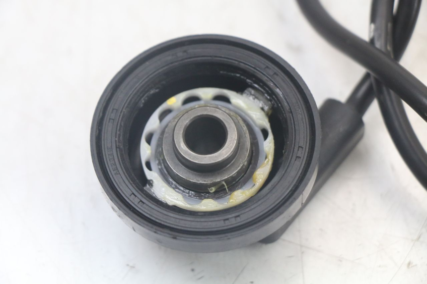 photo de ACIONADOR DO CONTADOR YAMAHA AEROX 2T 50 (2013 - 2017) - Outro ângulo de visão