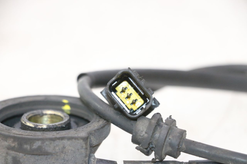 photo de ENGRENAGEM DO CONTADOR PEUGEOT ELYSTAR 50 (2002 - 2014) - Zoom do estado de desgaste