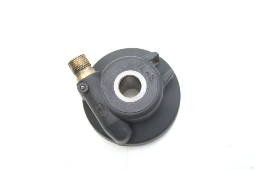 photo de ENGRENAGEM DO CONTADOR PEUGEOT KISBEE 4T 50 (2010 - 2017) - Zoom do estado de desgaste