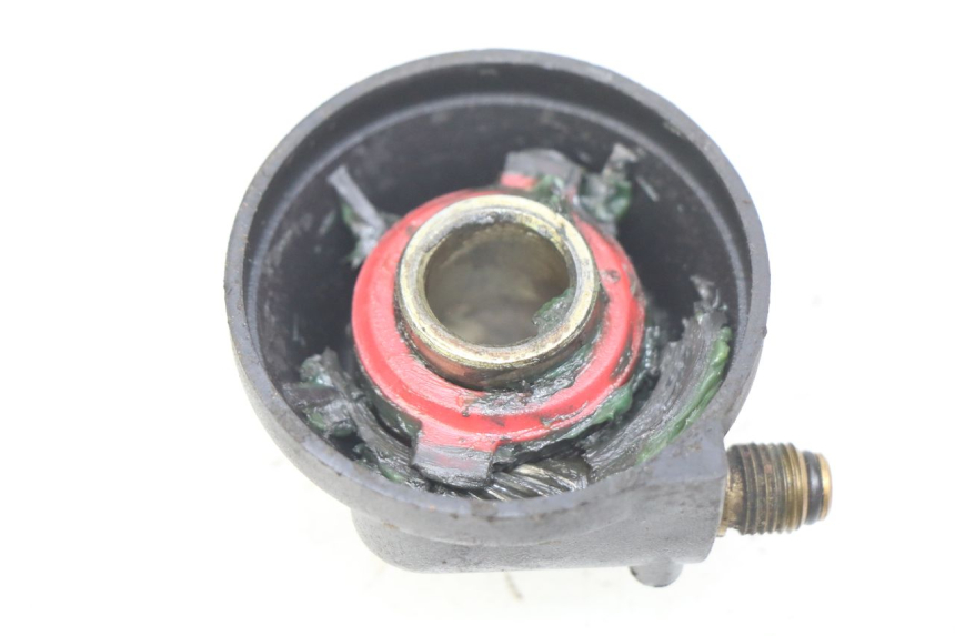 photo de ENGRENAGEM DO CONTADOR PEUGEOT LUDIX 50 (2005 - 2007) - Zoom do estado de desgaste