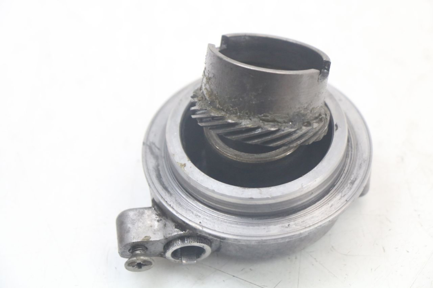 photo de ENGRENAGEM DO CONTADOR TRIUMPH SPEED TRIPLE T301 900 (1994 - 1996) - Outro ângulo de visão