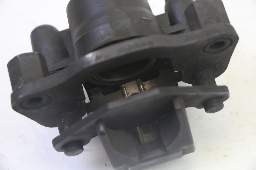 photo de PINÇA DE TRAVÃO TRASEIRA PEUGEOT CITYSTAR 50 (2013 - 2017) - Pontos de fixação