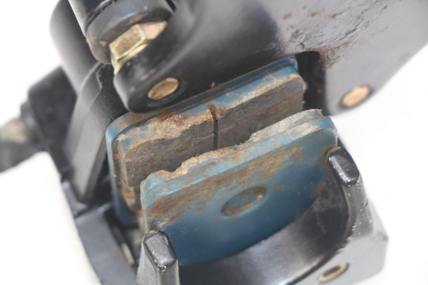 photo de PINÇA DE TRAVÃO TRASEIRA LONCIN DIRT BIKE 125 - Zoom do estado de desgaste