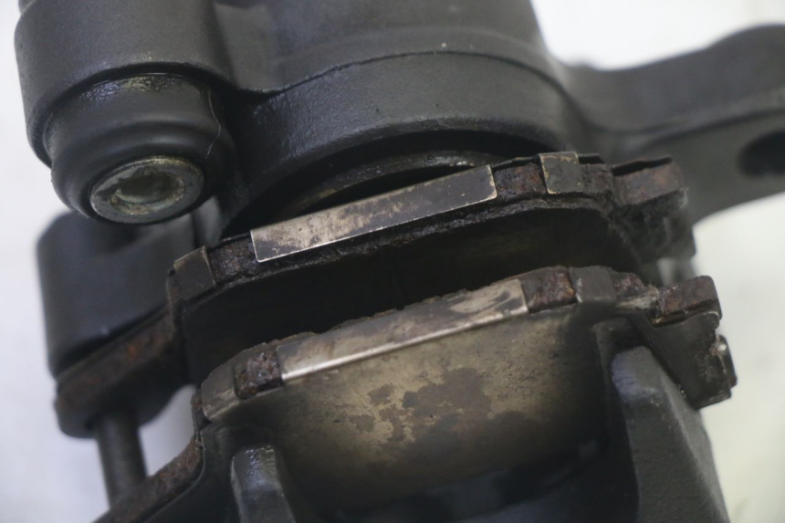 photo de PINÇA DE TRAVÃO TRASEIRA YAMAHA FZ6 N FAZER 600 (2004 - 2006) - Pontos de fixação
