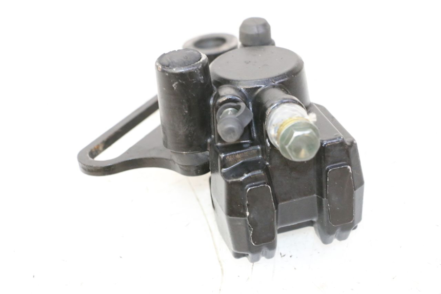 photo de PINÇA DE TRAVÃO TRASEIRA APOLLO RFZ 125 - Pontos de fixação
