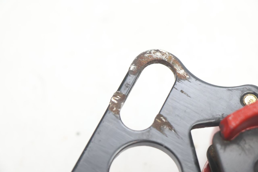 photo de PINÇA DE TRAVÃO TRASEIRA APOLLO RFZ 140 - Pontos de fixação