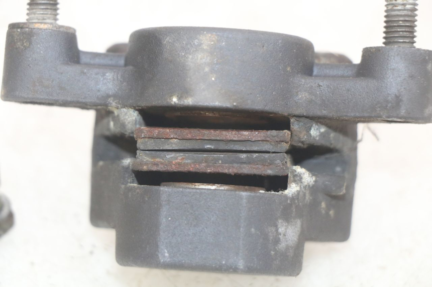 photo de PINÇA DE TRAVÃO TRASEIRA PEUGEOT SPEEDFIGHT LC 50 (1996 - 2002) - Zoom do estado de desgaste