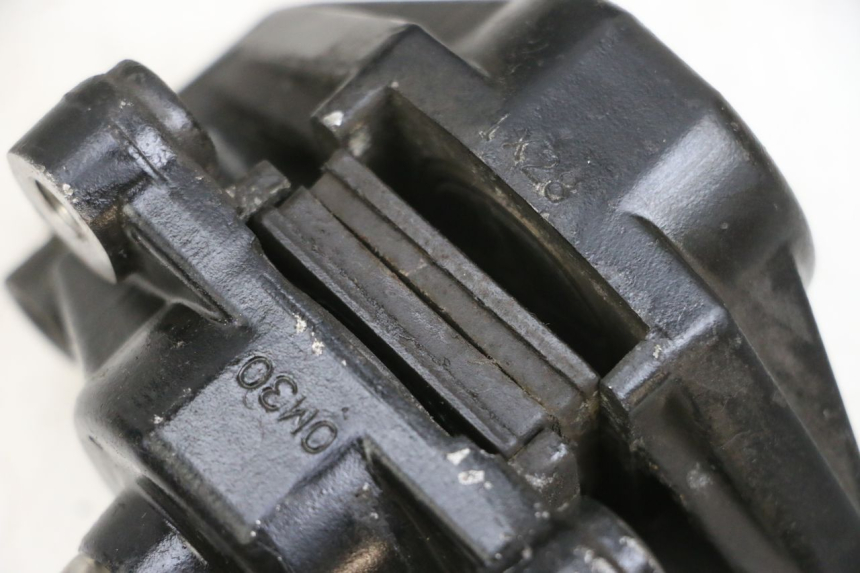 photo de PINÇA DE TRAVÃO TRASEIRA PEUGEOT TWEET PRO EFI 4T 50 (2021 - 2022) - Zoom do estado de desgaste