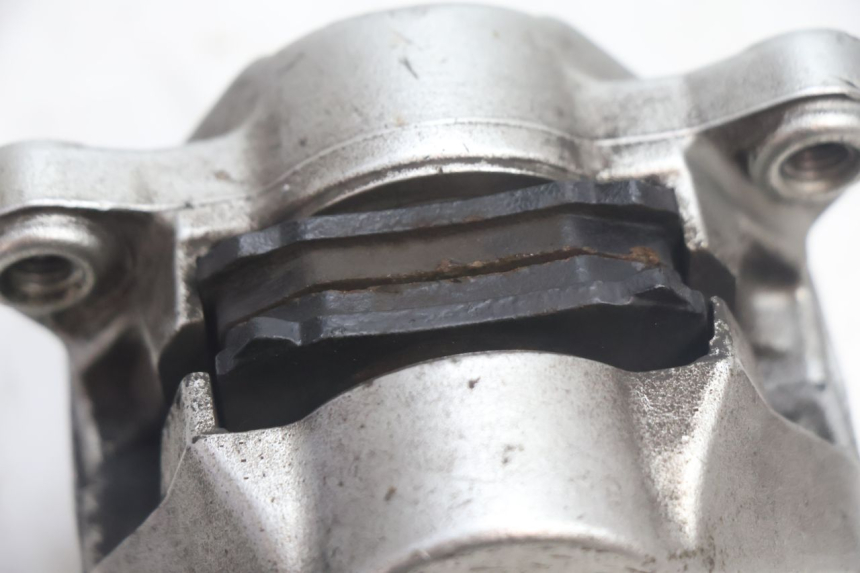 photo de PINÇA DE TRAVÃO TRASEIRA YAMAHA YP MAJESTY 125 (2002 - 2006) - Pontos de fixação