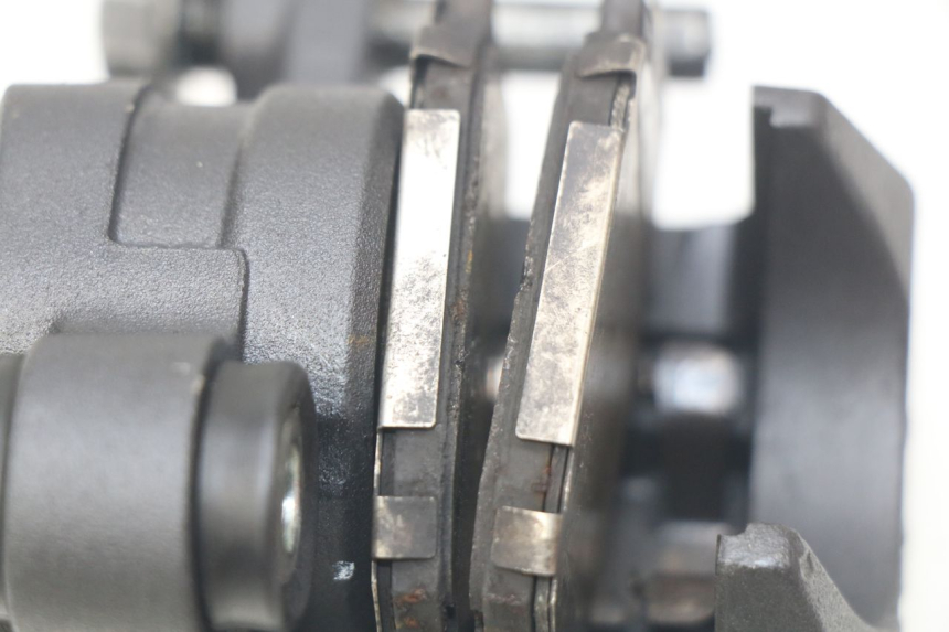 photo de PINÇA DE TRAVÃO TRASEIRA KAWASAKI Z 650 (2016 - 2019) - Zoom do estado de desgaste