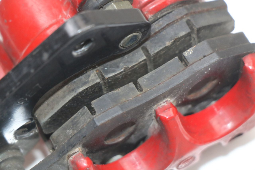 photo de PINÇA DE FREIO DIANTEIRA DAELIM A-FOUR 2T 50 (2005 - 2012) - Pontos de fixação