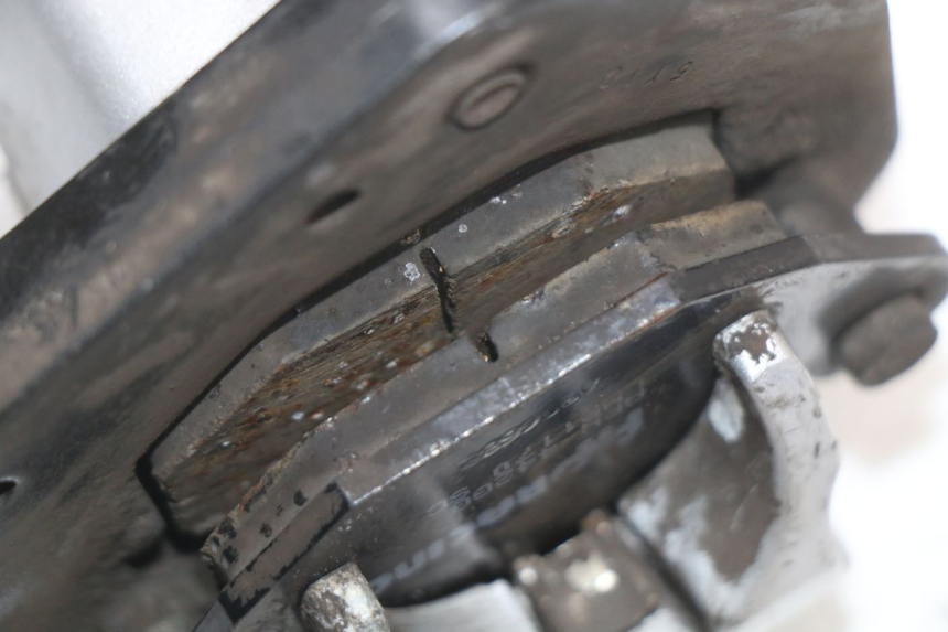photo de PINÇA DE FREIO DIANTEIRA KYMCO AGILITY FR 2T 50 (2012 - 2017) - Pontos de fixação