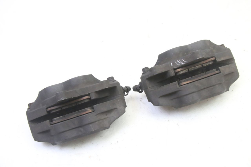 photo de PINÇA DE TRAVÃO DIANTEIRA HONDA CBR RR FIREBLADE 900 (1992 - 1994) - Pontos de fixação