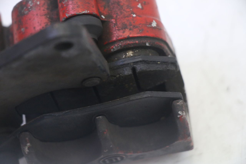 photo de PINÇA DE FREIO DIANTEIRA SYM CROX 4T 50 (2016 - 2023) - Pontos de fixação