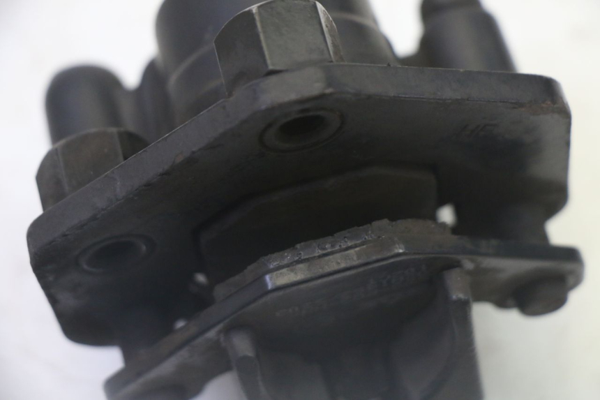 photo de PINÇA DE FREIO DIANTEIRA PEUGEOT ELYSTAR 50 (2002 - 2014) - Pontos de fixação