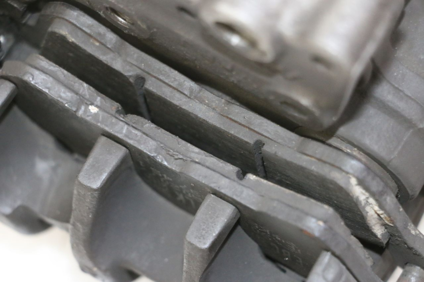 photo de PINÇA DE FREIO DIANTEIRA HONDA FES S-WING SWING ABS 125 (2007 - 2015) - Outro ângulo de visão