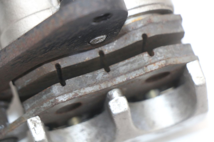 photo de PINÇA DE FREIO DIANTEIRA SYM FIDDLE 2 50 (2008 - 2013) - Pontos de fixação