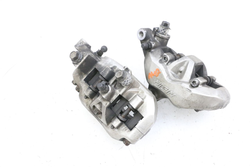 photo de PINÇA DE FREIO DIANTEIRA YAMAHA FJR ABS 1300 (2006 - 2012) - Pontos de fixação