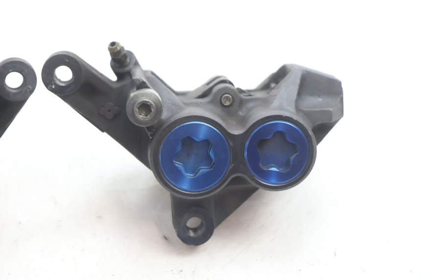 photo de PINÇA DE FREIO DIANTEIRA YAMAHA FJR 1300 (2001 - 2005) - Zoom do estado de desgaste