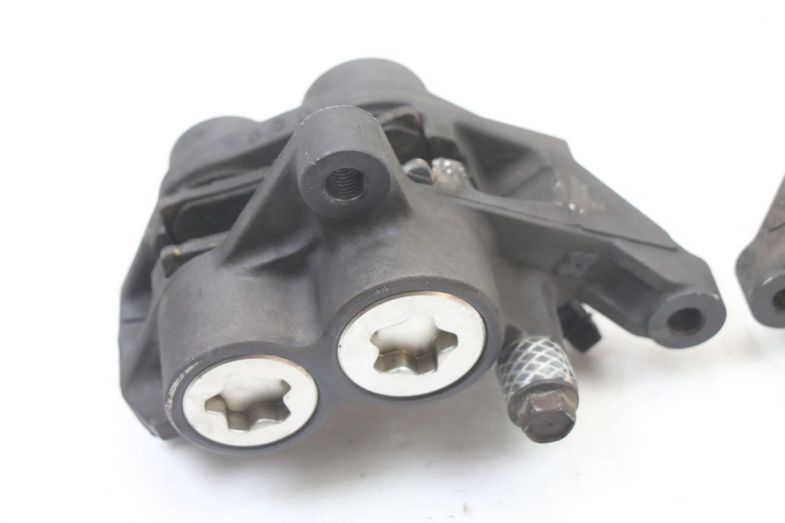 photo de PINÇA DE FREIO DIANTEIRA YAMAHA FZ6 FAZER S2 600 (2007 - 2011) - Marcações e referências