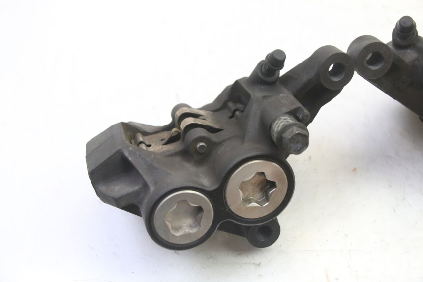 photo de PINÇA DE FREIO DIANTEIRA YAMAHA FZ6 FAZER S2 600 (2007 - 2011) - Zoom do estado de desgaste