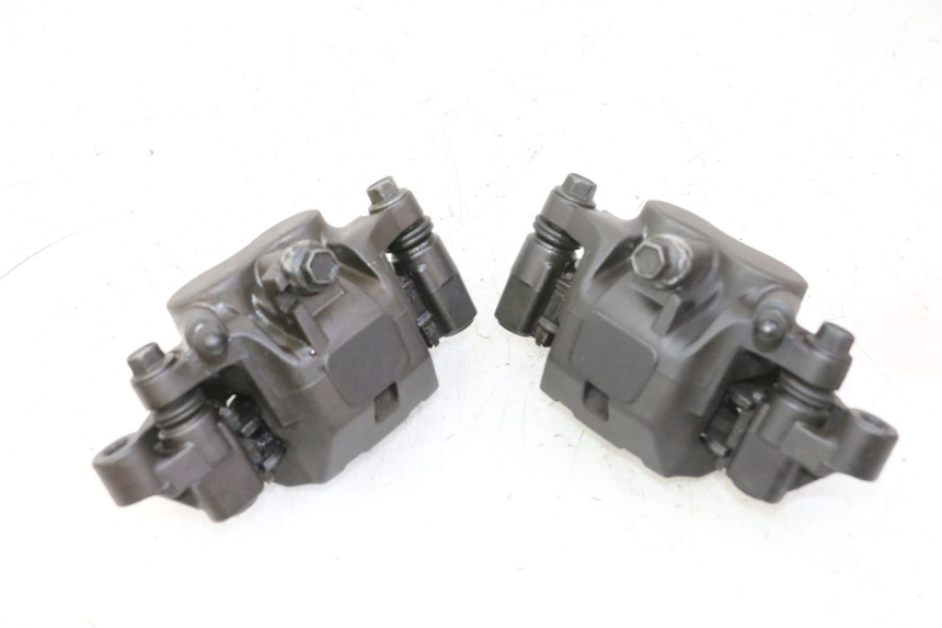 photo de PINÇA DE TRAVÃO DIANTEIRA YAMAHA FZ6 N FAZER 600 (2004 - 2006) - Pontos de fixação