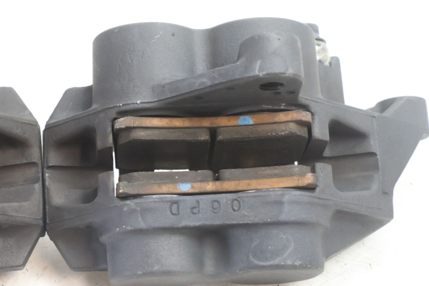 photo de PINÇA DE FREIO DIANTEIRA YAMAHA FZ8 800 (2010 - 2016) - Detalhes característicos
