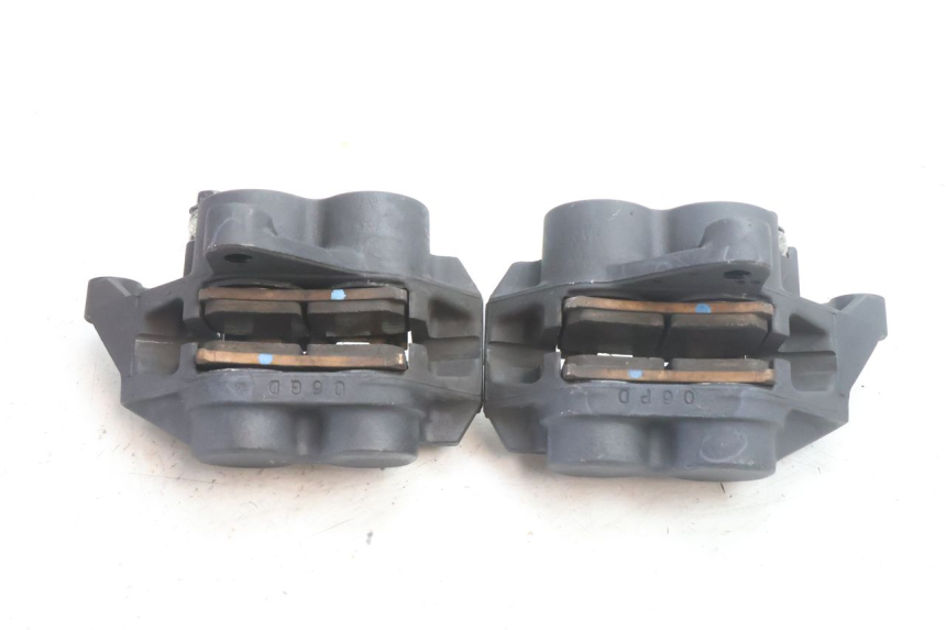photo de PINÇA DE FREIO DIANTEIRA YAMAHA FZ8 800 (2010 - 2016) - Marcações e referências
