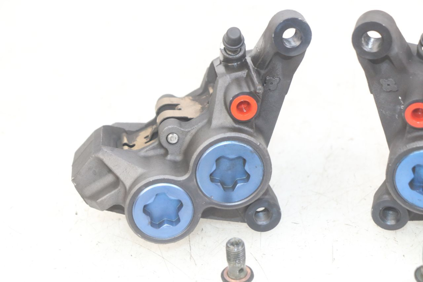 photo de PINÇA DE FREIO DIANTEIRA YAMAHA FZS FAZER 600 (1998 - 2001) - Estado da superfície