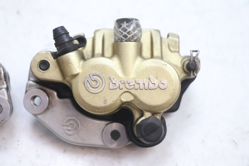 photo de PINÇA DE FREIO DIANTEIRA GILERA GP 800 (2007 - 2013) - Outro ângulo de visão