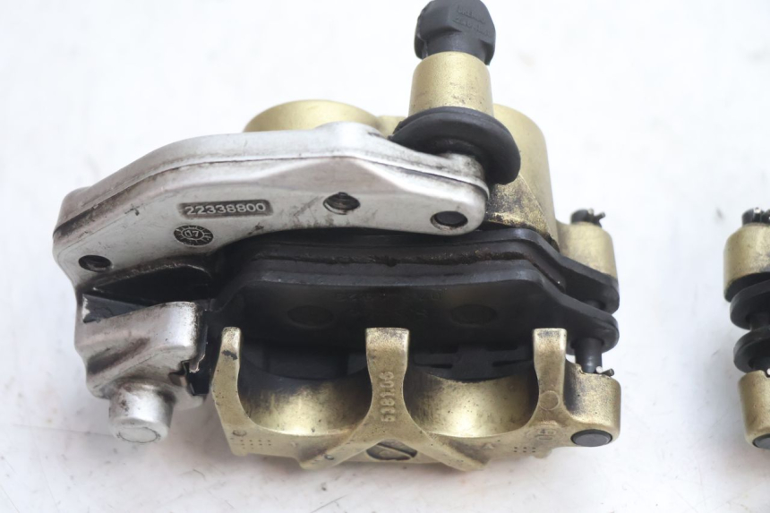 photo de PINÇA DE FREIO DIANTEIRA GILERA GP 800 (2007 - 2013) - Marcações e referências