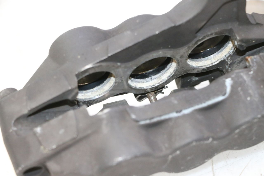 photo de PINÇA DE FREIO DIANTEIRA SUZUKI GSF N BANDIT 1200 (2001 - 2005) - Pontos de fixação