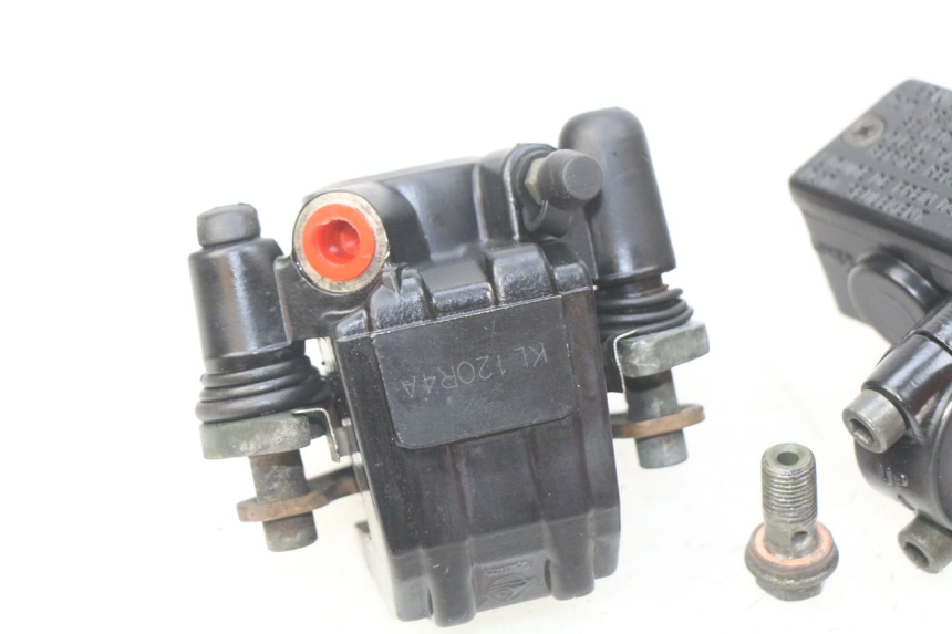 photo de PINÇA DE FREIO DIANTEIRA PEUGEOT KISBEE 4T 50 (2010 - 2017) - Pontos de fixação