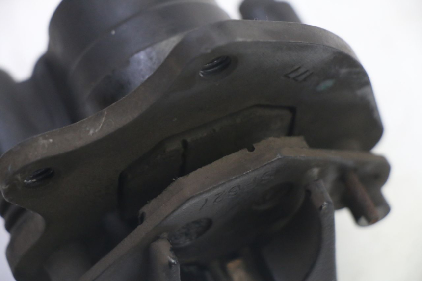 photo de PINÇA DE FREIO DIANTEIRA PEUGEOT KISBEE 4T 50 (2018 - 2022) - Pontos de fixação