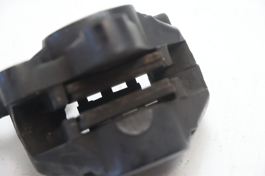 photo de PINÇA DE FREIO DIANTEIRA PEUGEOT LUDIX 50 (2008 - 2017) - Pontos de fixação
