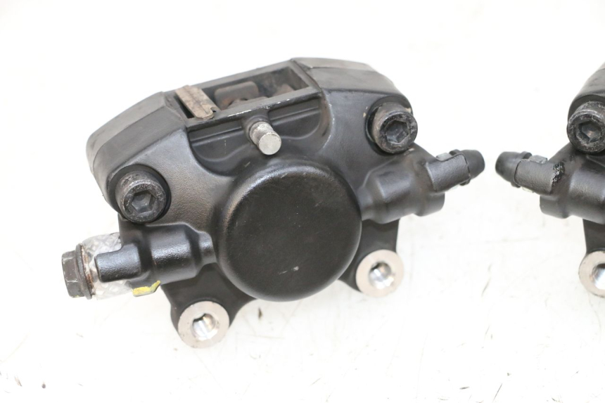 photo de PINÇA DE TRAVÃO DIANTEIRO PIAGGIO MP3 HPE 300 (2019 - 2026) - Marcações e referências