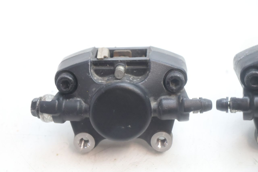 photo de PINÇA DE FREIO DIANTEIRA PIAGGIO MP3 HPE 530 (2022 - 2026) - Detalhe da peça