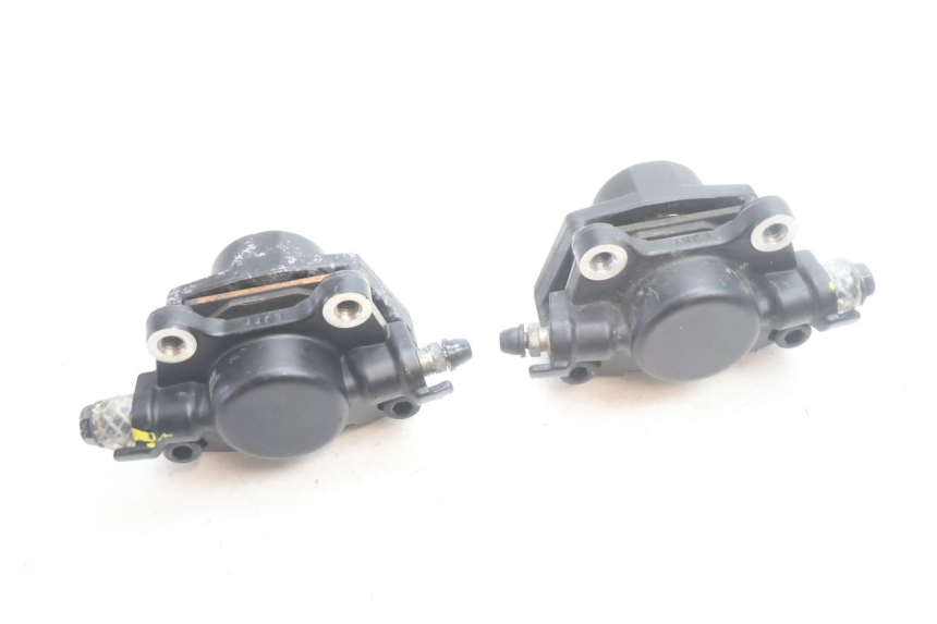 photo de PINÇA DE FREIO DIANTEIRA PIAGGIO MP3 HPE 530 (2022 - 2026) - Pontos de fixação