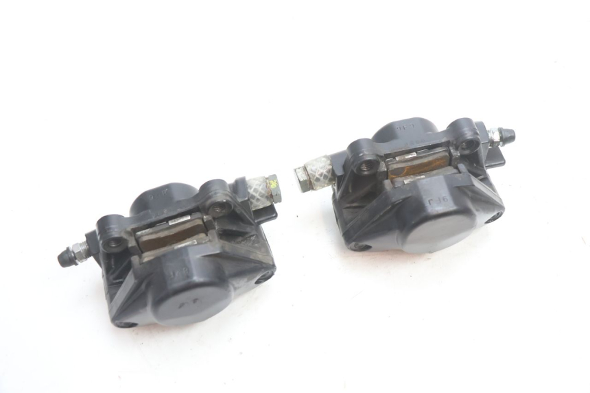 photo de PINÇA DE FREIO DIANTEIRA PIAGGIO MP3 LT 400 (2007 - 2012) - Pontos de fixação