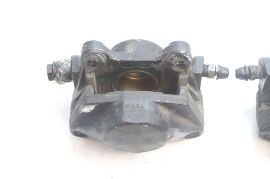 photo de PINÇA DE FREIO DIANTEIRA PIAGGIO MP3 500 (2016 - 2018) - Pontos de fixação