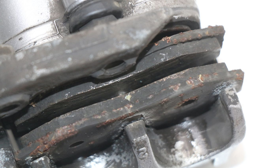 photo de PINÇA DE TRAVÃO DIANTEIRA HONDA NHX LEAD 110 (2008 - 2010) - Pontos de fixação