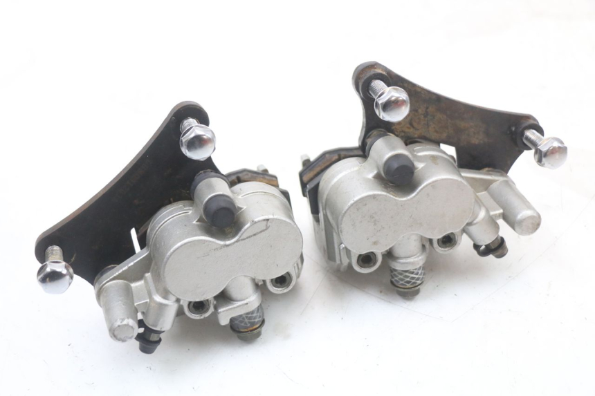 photo de PINÇA DE FREIO DIANTEIRA REGAL RAPTOR RAXTER 2 125 (2007 - 2015) - Pontos de fixação