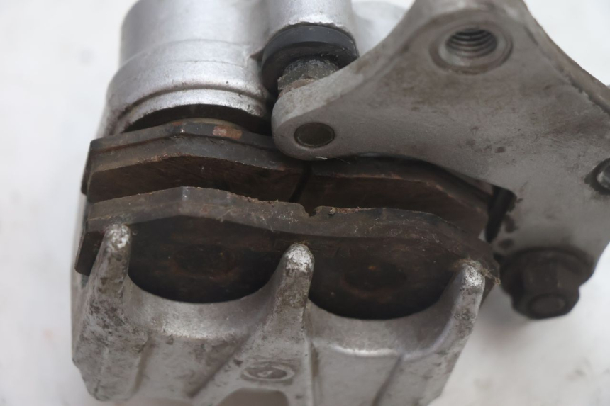 photo de PINÇA DE FREIO DIANTEIRA YIYING RETRO 125 (2008 - 2018) - Pontos de fixação