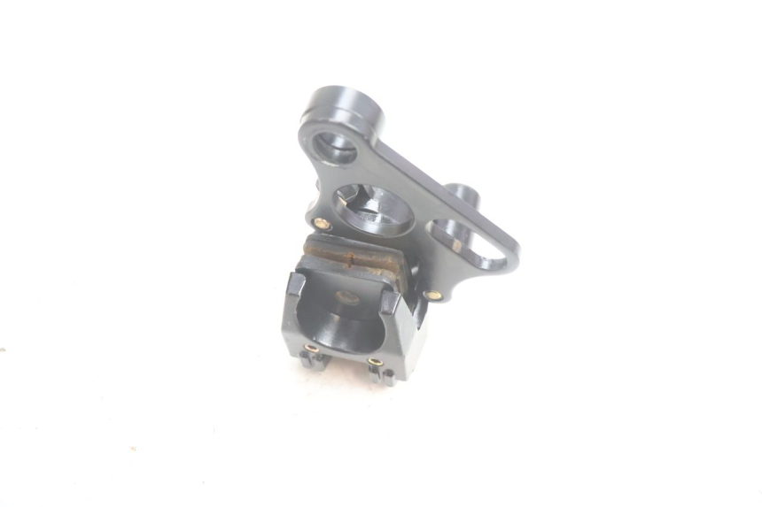 photo de PINÇA DE TRAVÃO DIANTEIRA APOLLO RFZ 150 - Pontos de fixação